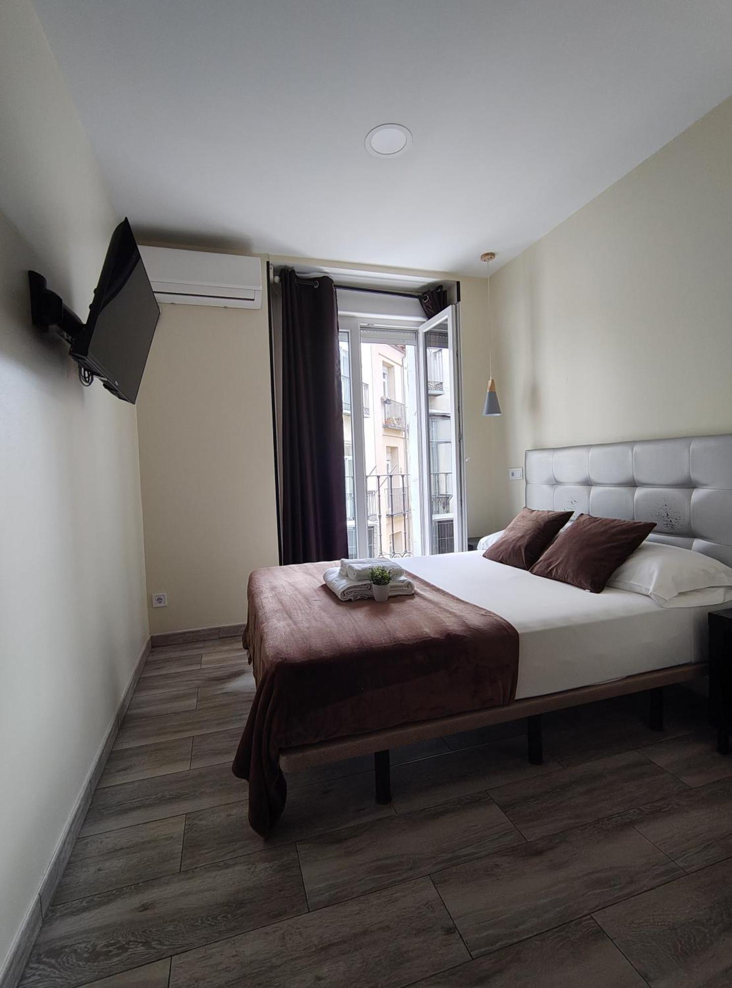 Ch Cruz Madrid Hotel Værelse billede